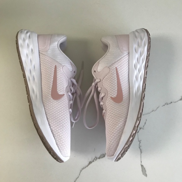 Nike Women’s Revolution 6 Next Nature Pink Running Shoes size US 6.5 Mint - Picture 5 of 11